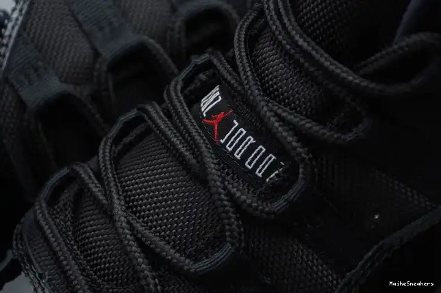 MaikeSneakers (2012) 11 378037-010 Retro Air Jordan Bred 0331